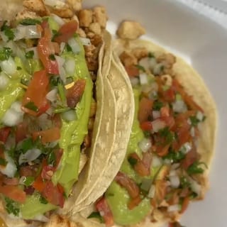 Pollo asada taco (Grilled Chicken)