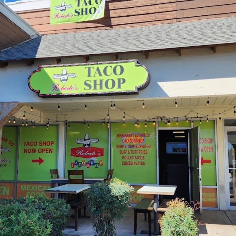 🌮  Roberto’s Taco Shop Santee 🏙️